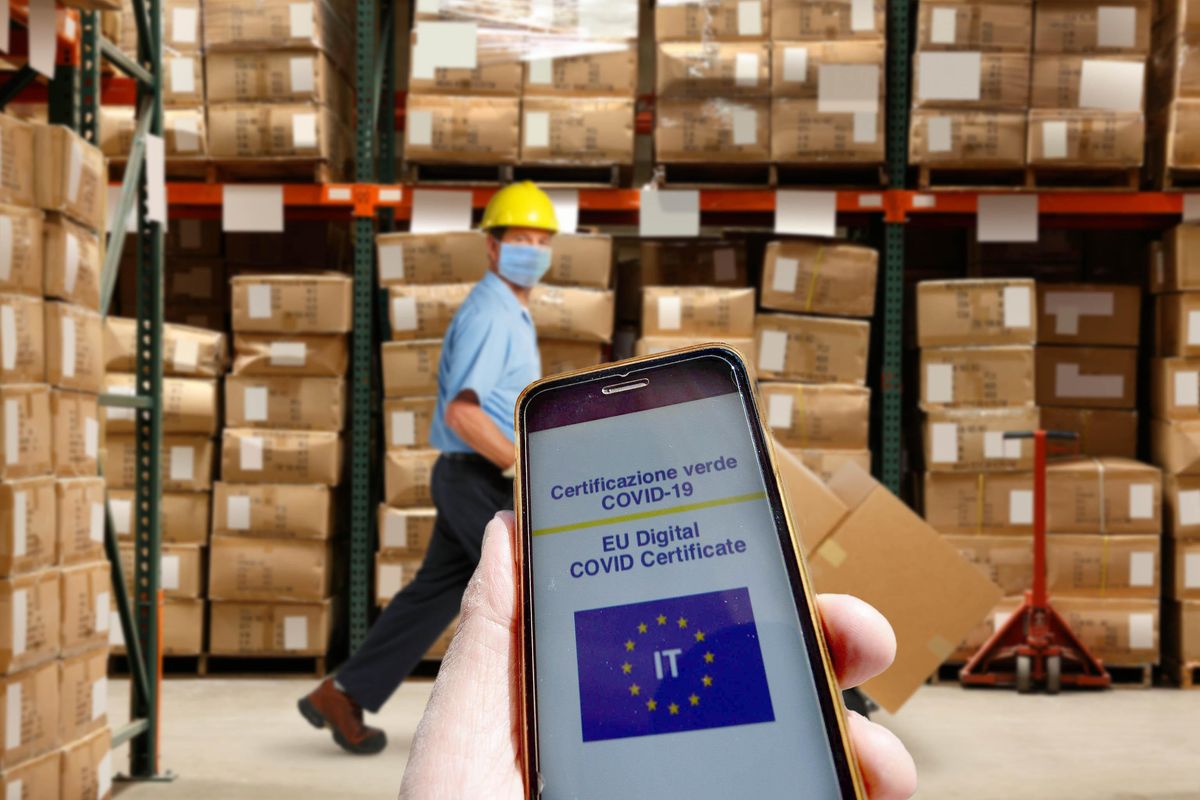 Allarme green pass tra le piccole imprese. «Perderemo operai e mancano sostituti»