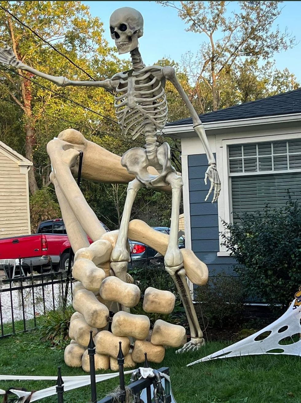 OH Man's Massive Skeleton Dwarfs Home Depot's 12ft Version: PHOTOS ...