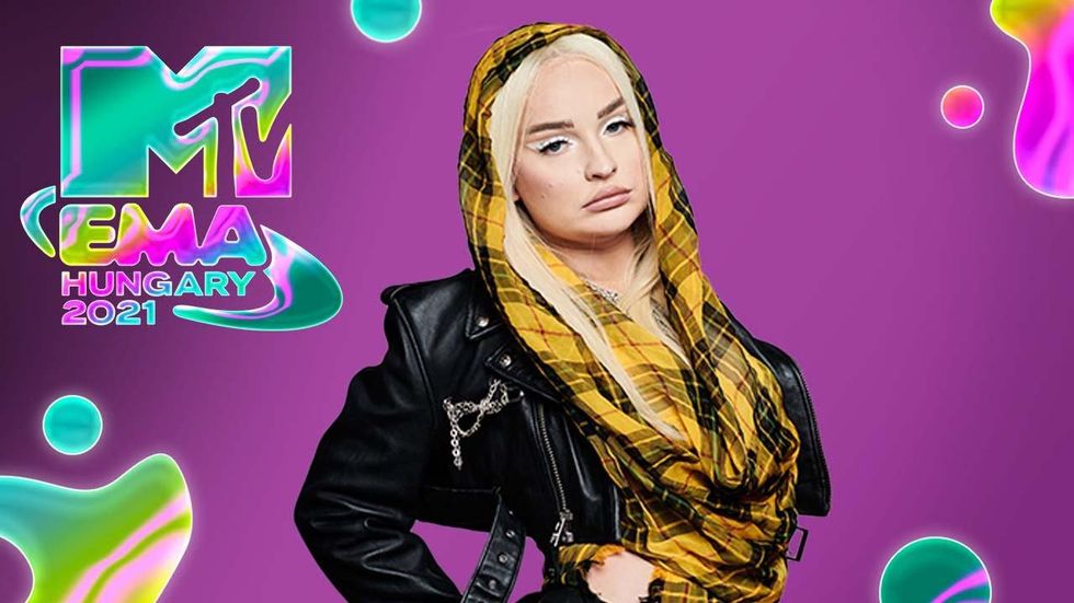 Kim Petras Performs "Coconuts" at the 2021 EMAs PAPER