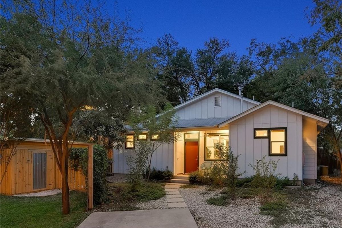 For sale: 3 bungalows on the market now in Austin
