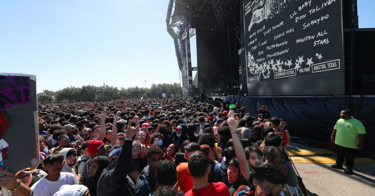 Nurse Who Attended Deadly Astroworld Festival Says 'No One Listened' As Fans Warned Crew