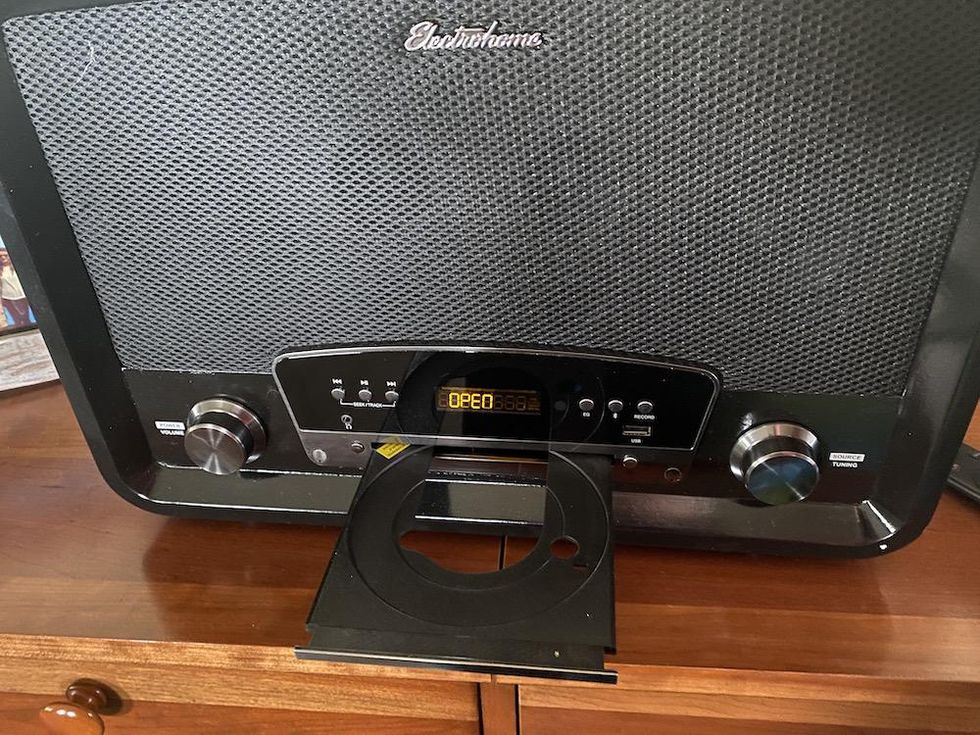 Electrohome Kingston 7in1 Vinyl Record Player Review Gearbrain