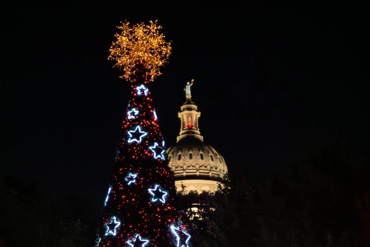 Things to do this weekend: Tree-lighting, holiday market, yoga and more!