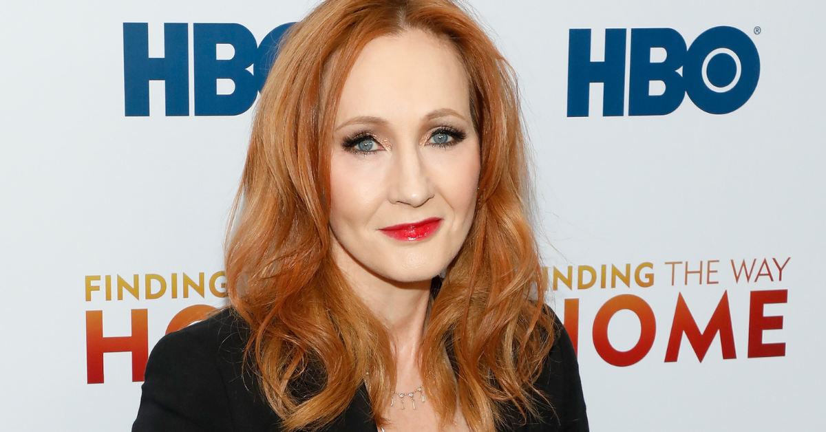 A NYC Barnes & Noble Just Threw Some Serious Shade At JK Rowling With New Book Display