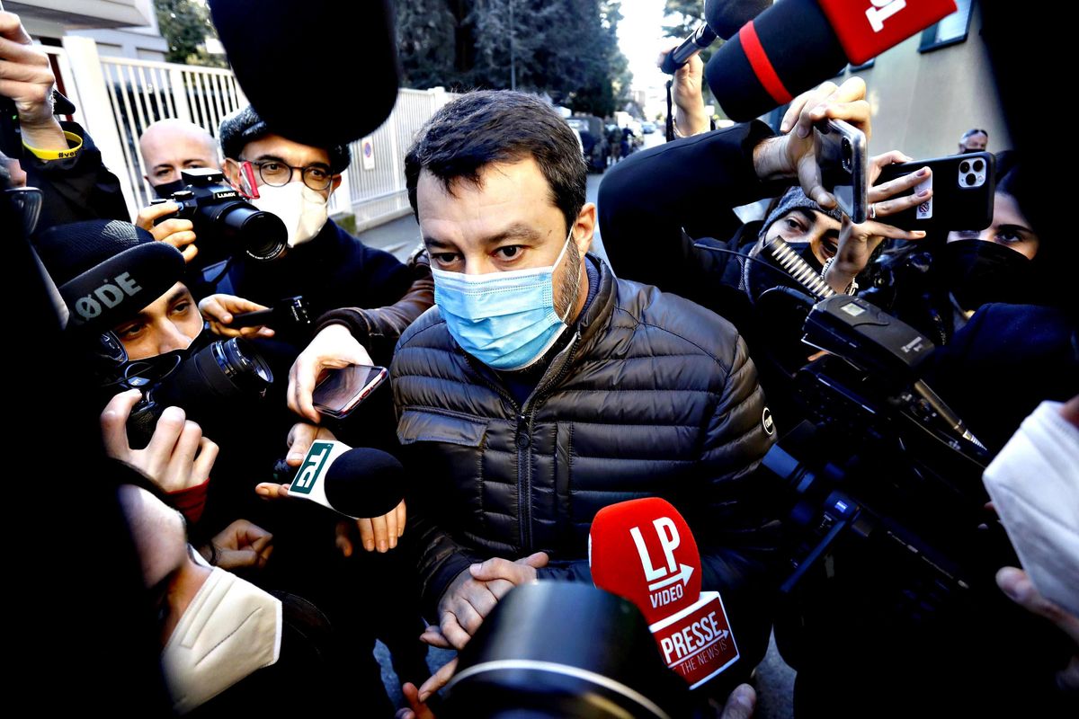 Salvini ricompatta la Lega provando a mettere i paletti su catasto e divieti