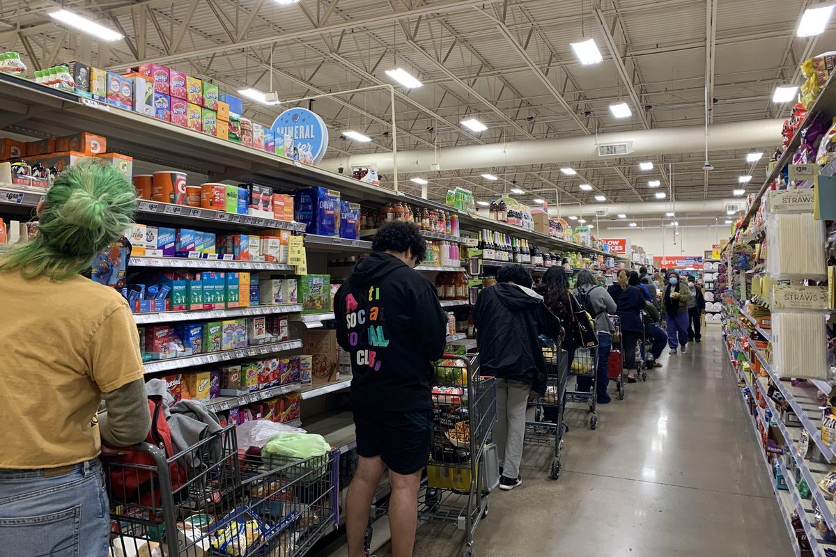 Austinites see long waits and low supplies at grocery stores ahead of freezing temperatures