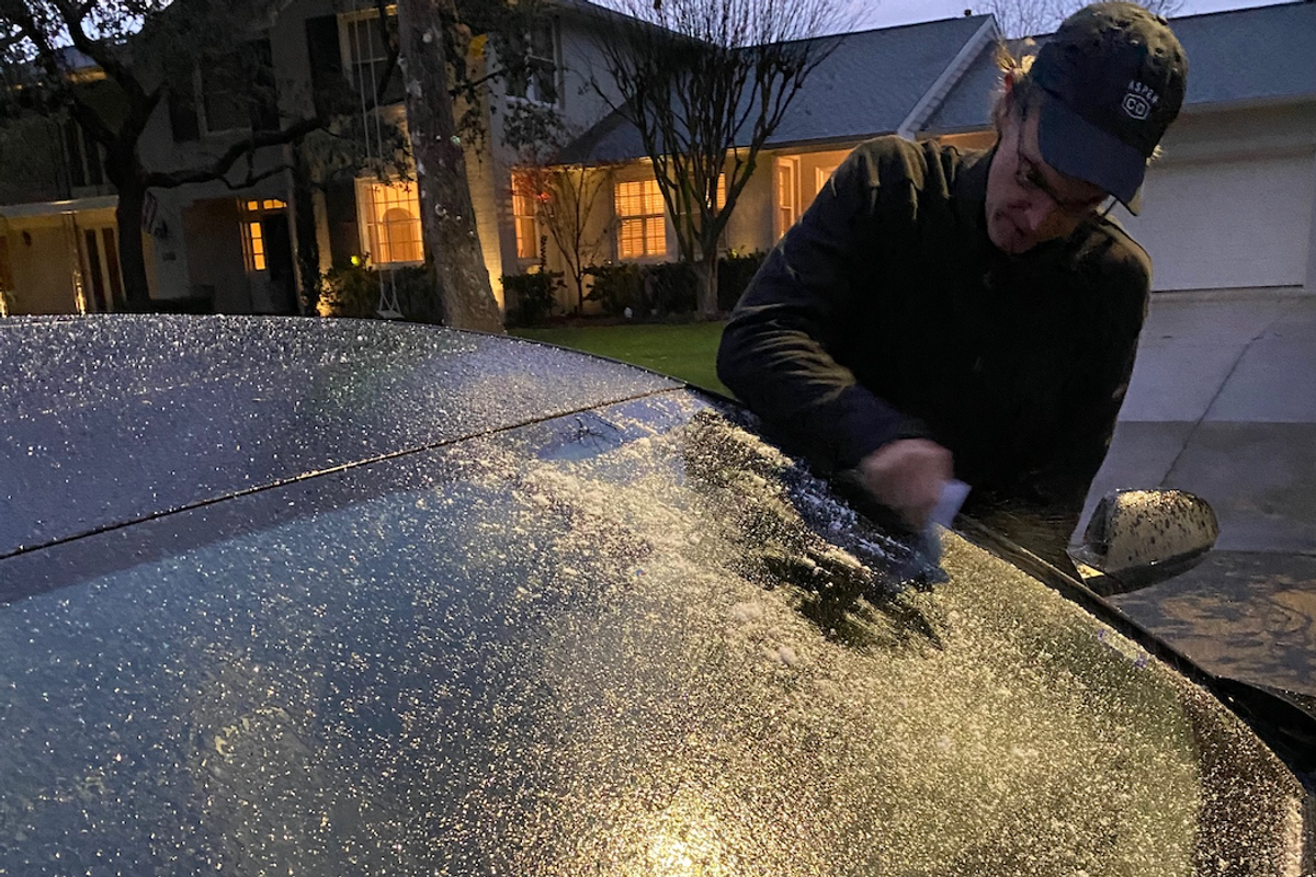 Winter storm: Freezing rain, sleet bringing a quarter-inch of ice Thursday