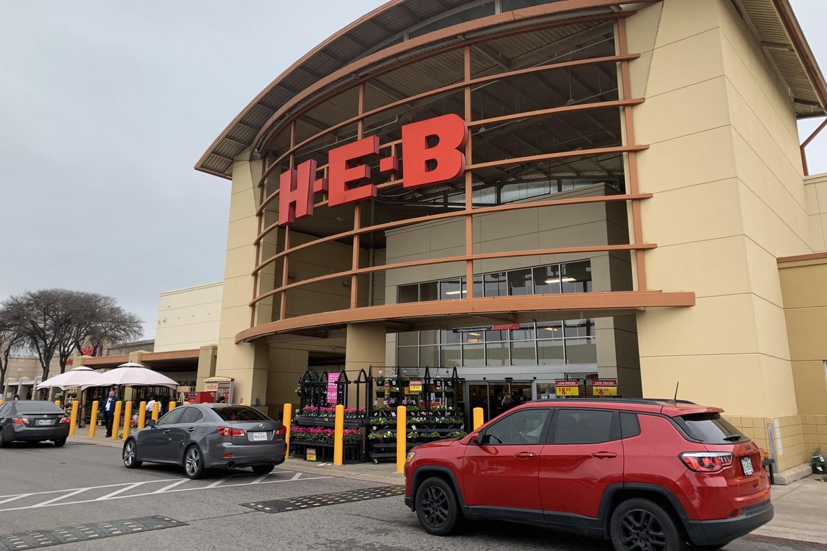 H-E-B closing early today as winter weather precaution