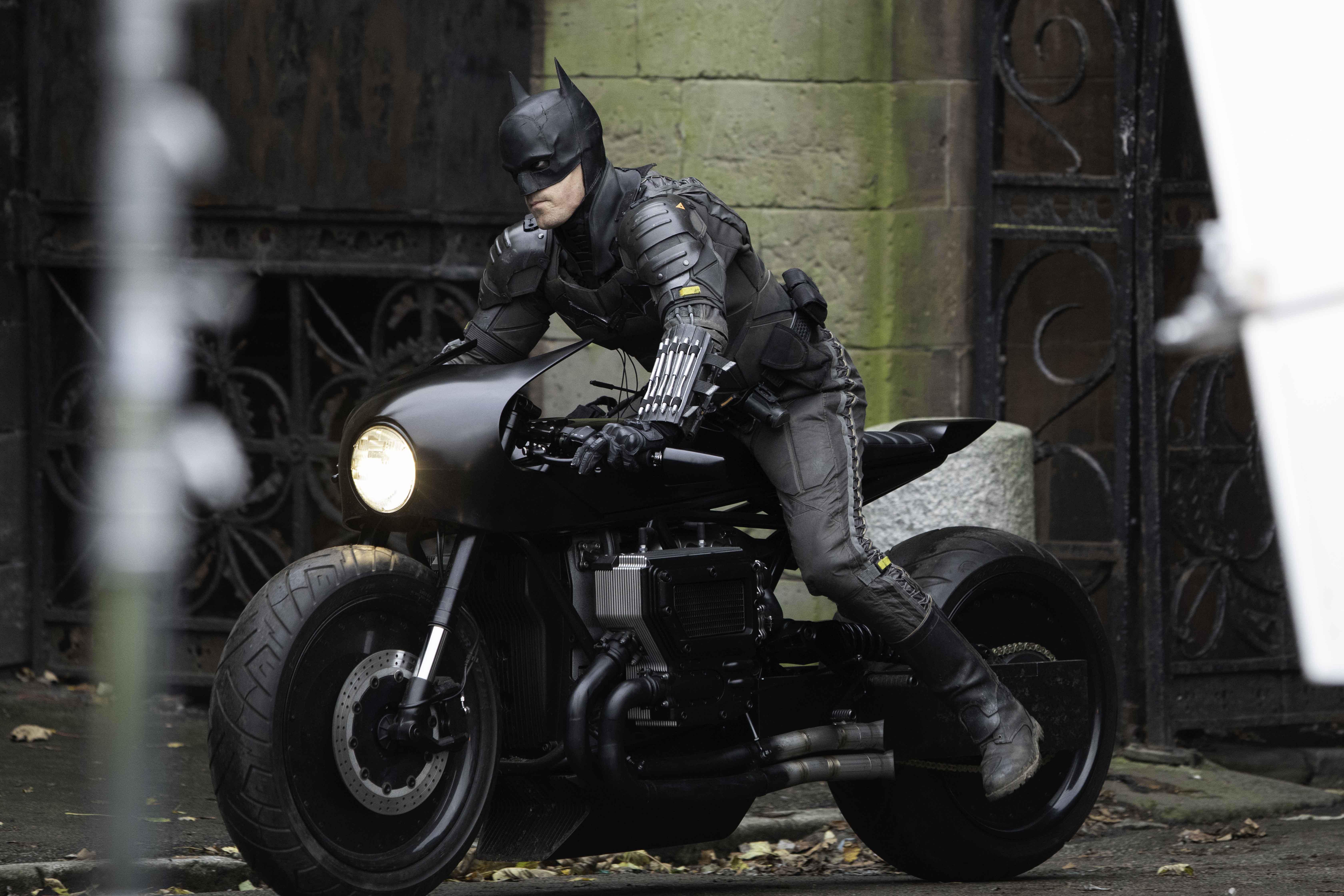 Robert Pattinson Talks Picking Out His Batsuit - PAPER