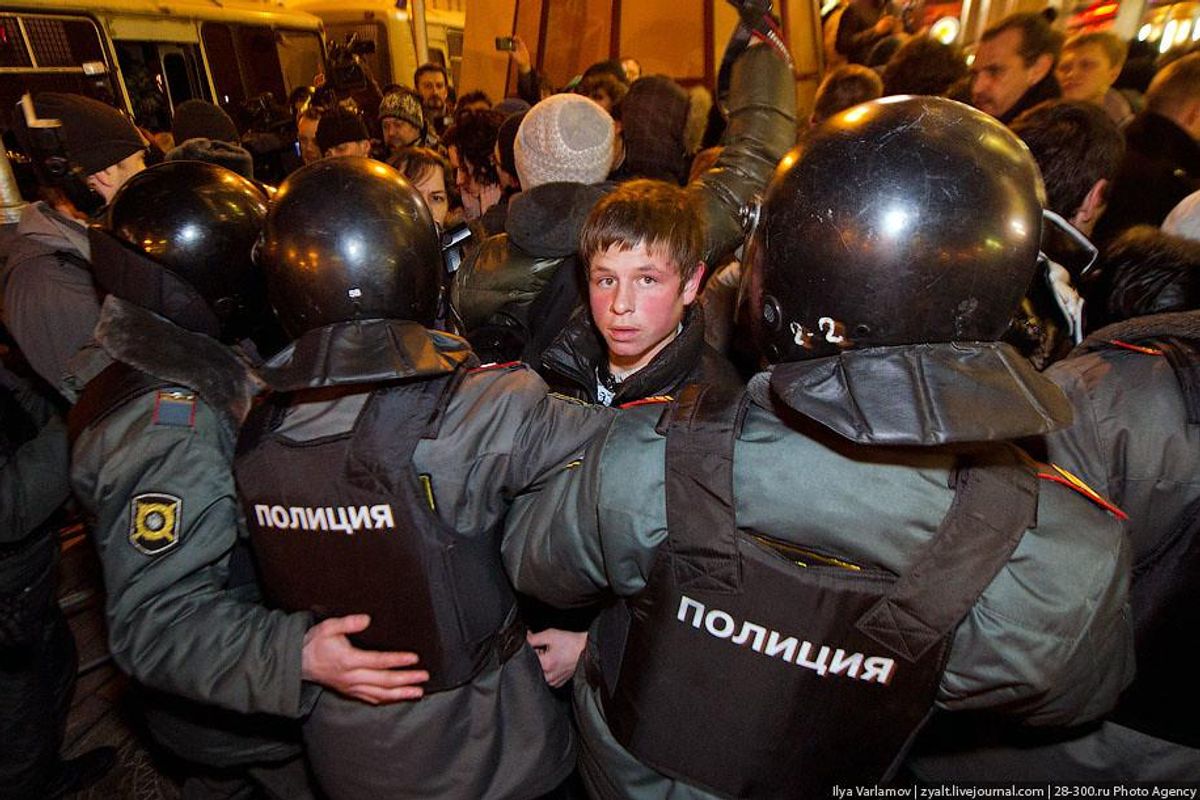 Russian citizens are risking being jailed to protest the war in Ukraine