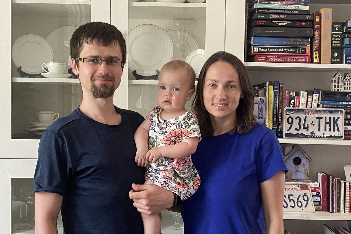 'I cannot believe that it's happening': Family fleeing Ukraine receives 'huge' support from Austin