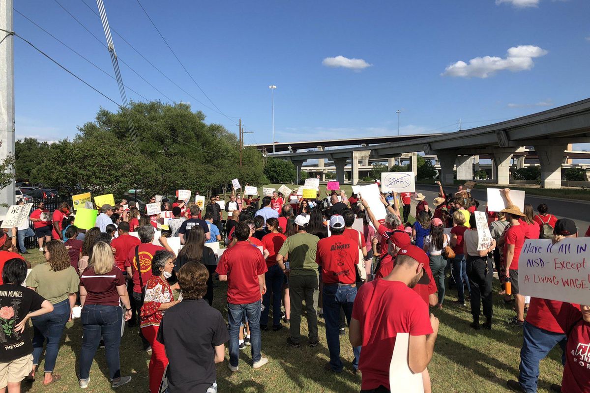 1,000 Austin ISD employees not paid due to 'glitch' amid rallies for higher pay