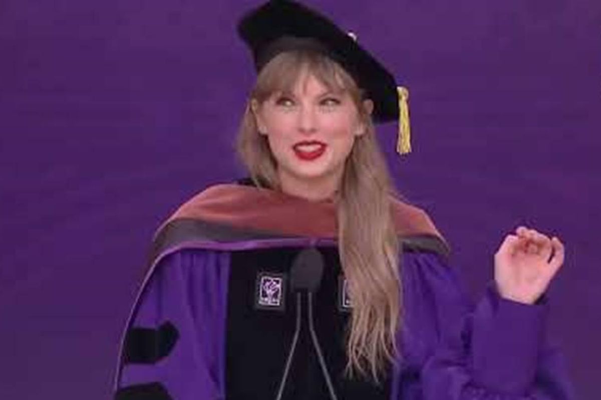 taylor swift, taylor swift speech, nyu class of 2022