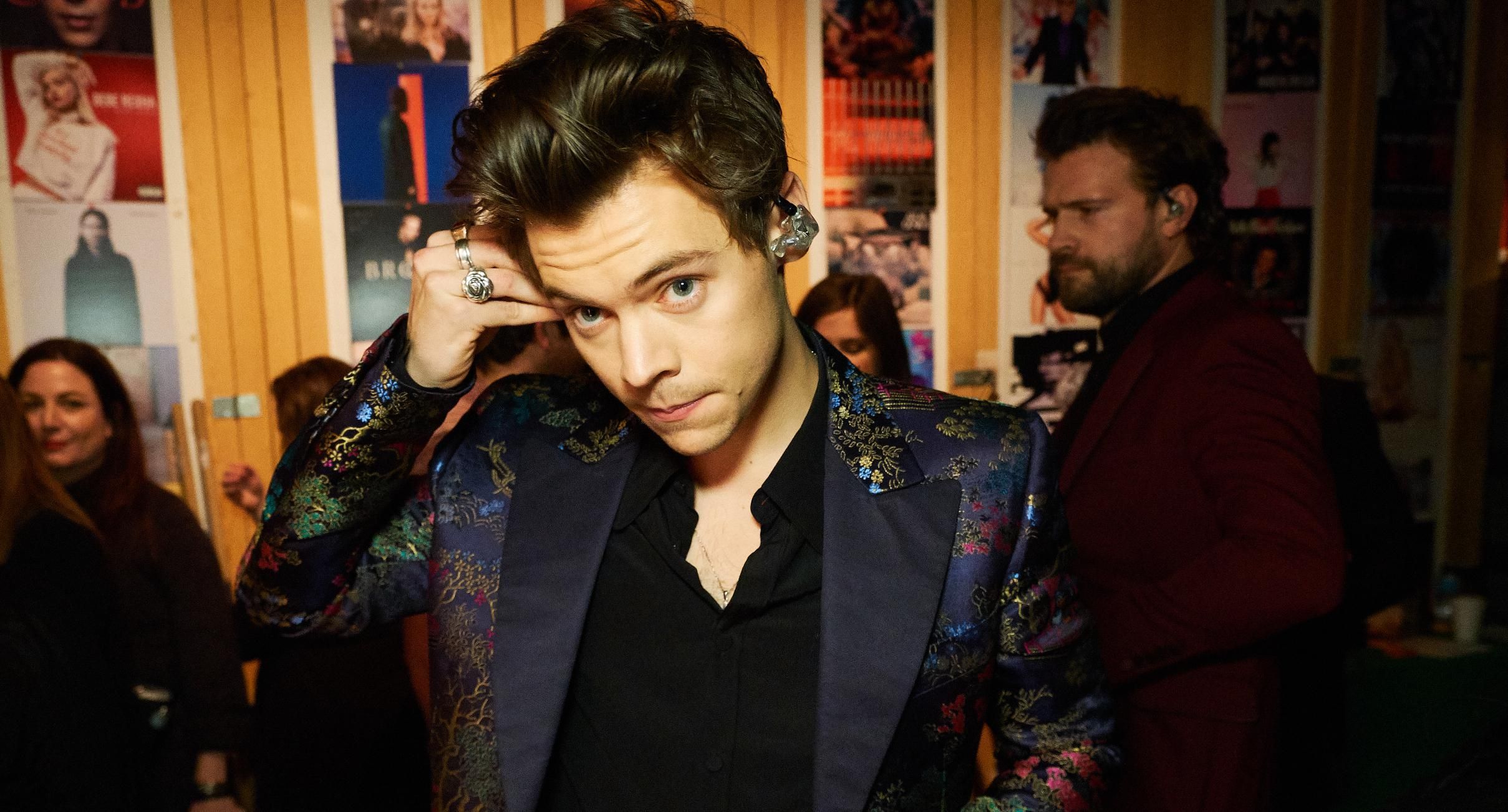 Harry Styles New Accent Has Fans In Shambles Paper