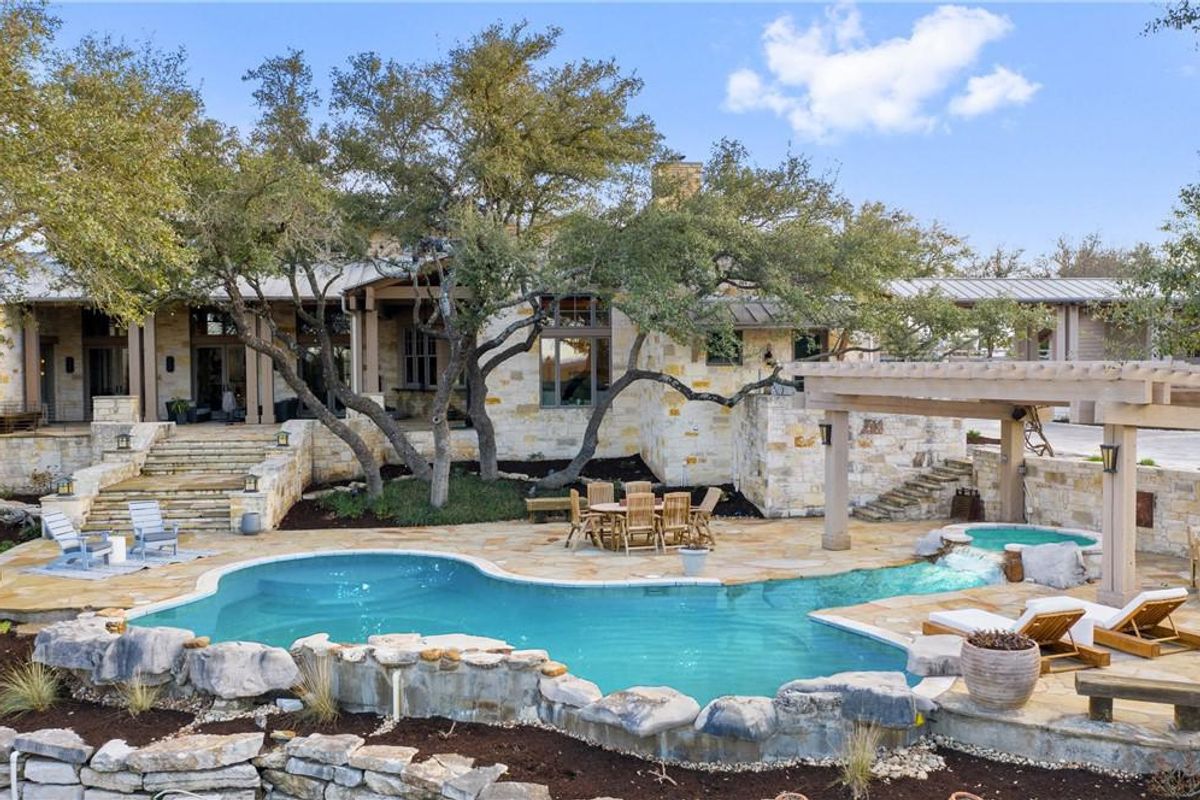 ​For Sale: 5 Austin homes with spectacular heat-beating swimming pools