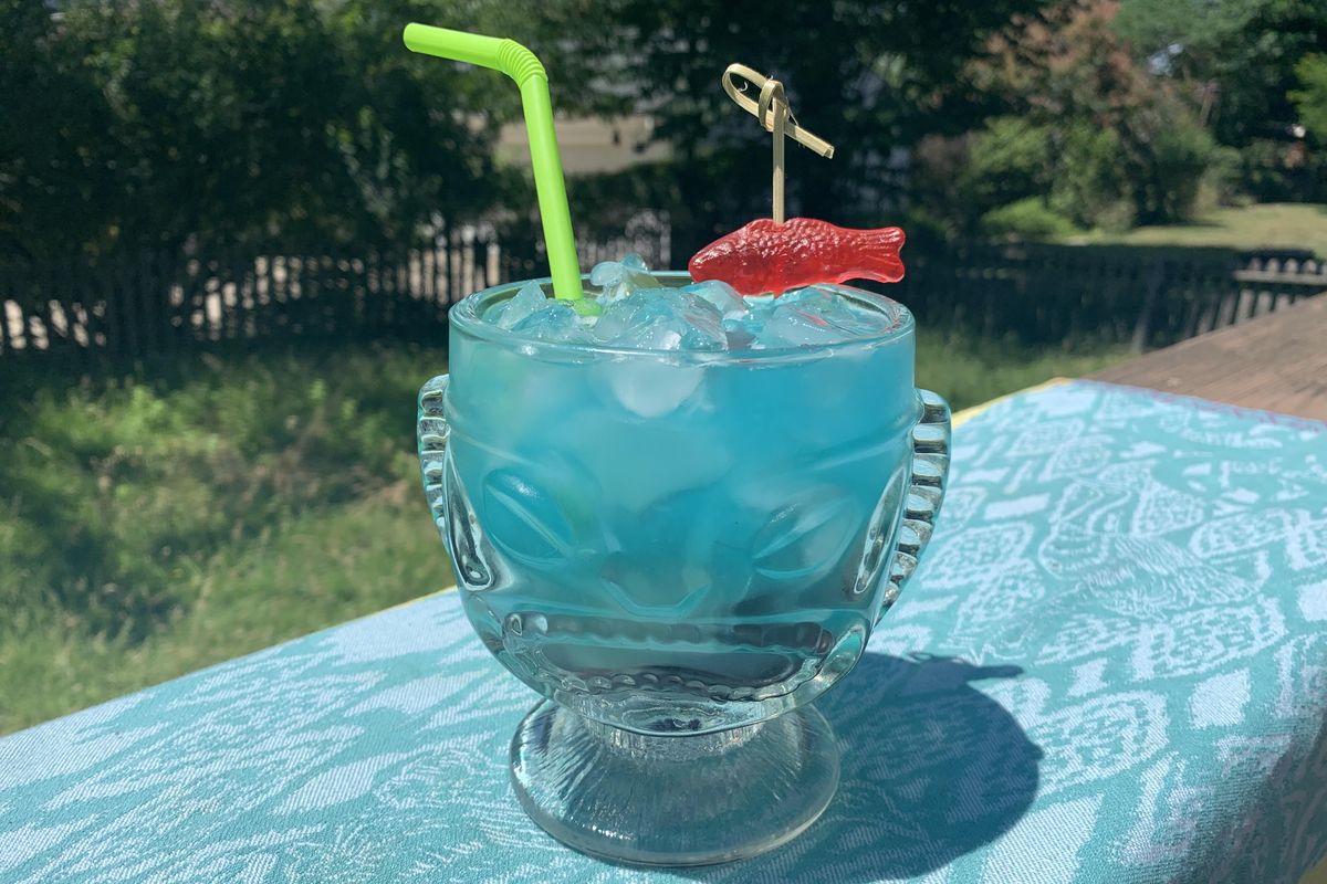Welcome To Wonkette Happy Hour, With This Week's Cocktail, The Shark Bait Cooler!