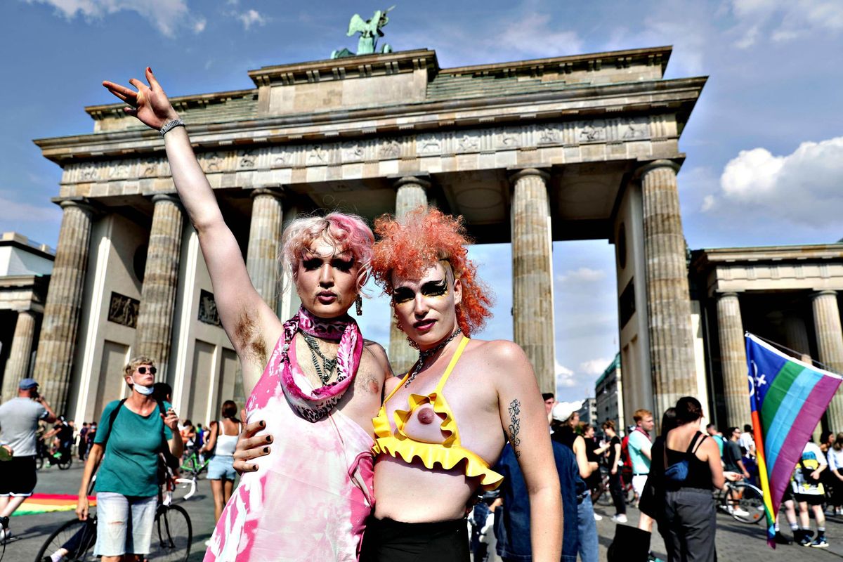 In Germania si potrà cambiare sesso senza consenso dei genitori. Basterà avere 14 anni