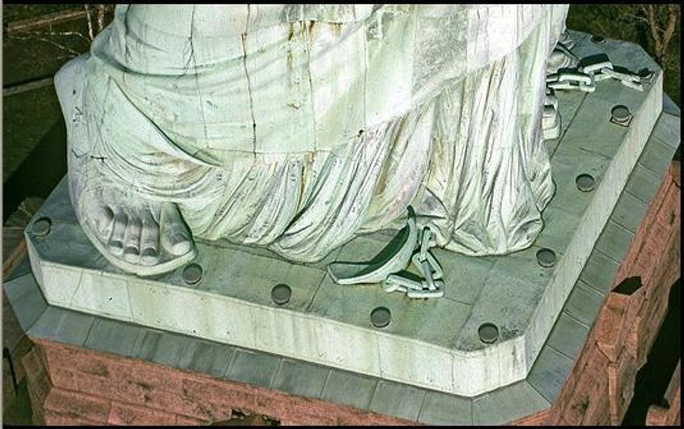 “the Statue Of Liberty We Now Associate With Immigration Was A T From France To Commemorate