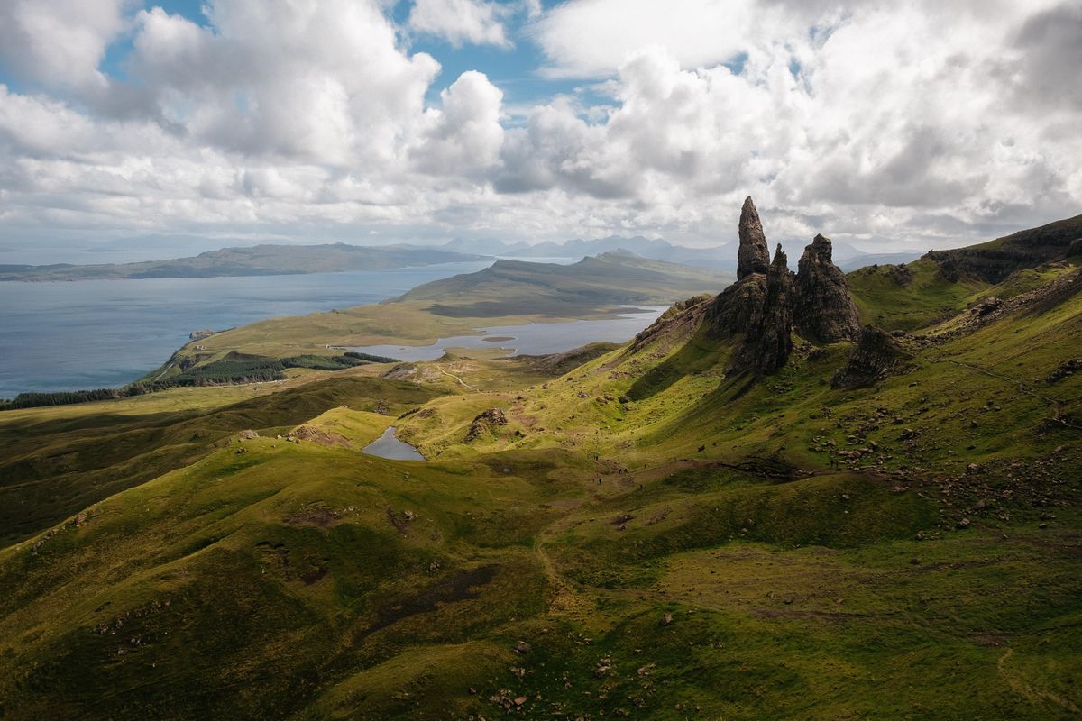 wedding saved by skye islanders, lost luggage
