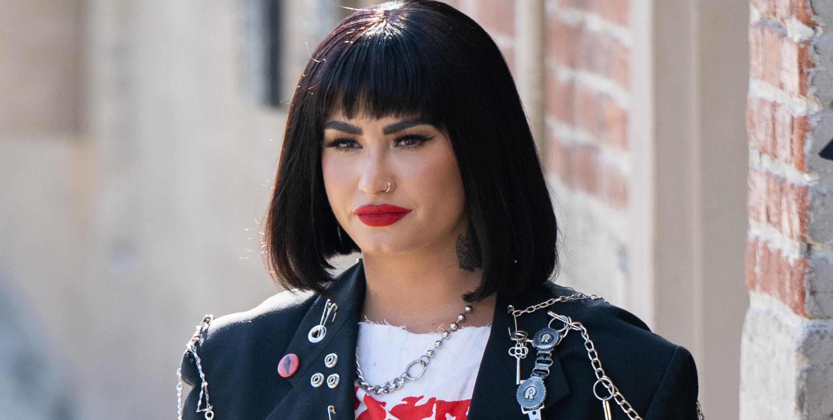 Demi Lovato Explains Why She's Using She/Her Pronouns Again - PAPER