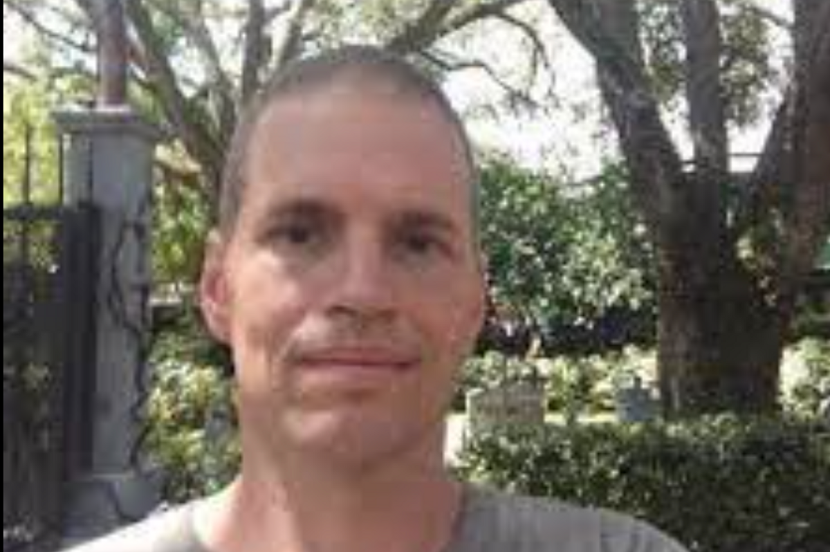 MAGA Crowd Already Decrying Now-Dead FBI Attempted Shooter As False Flag Crisis Actor