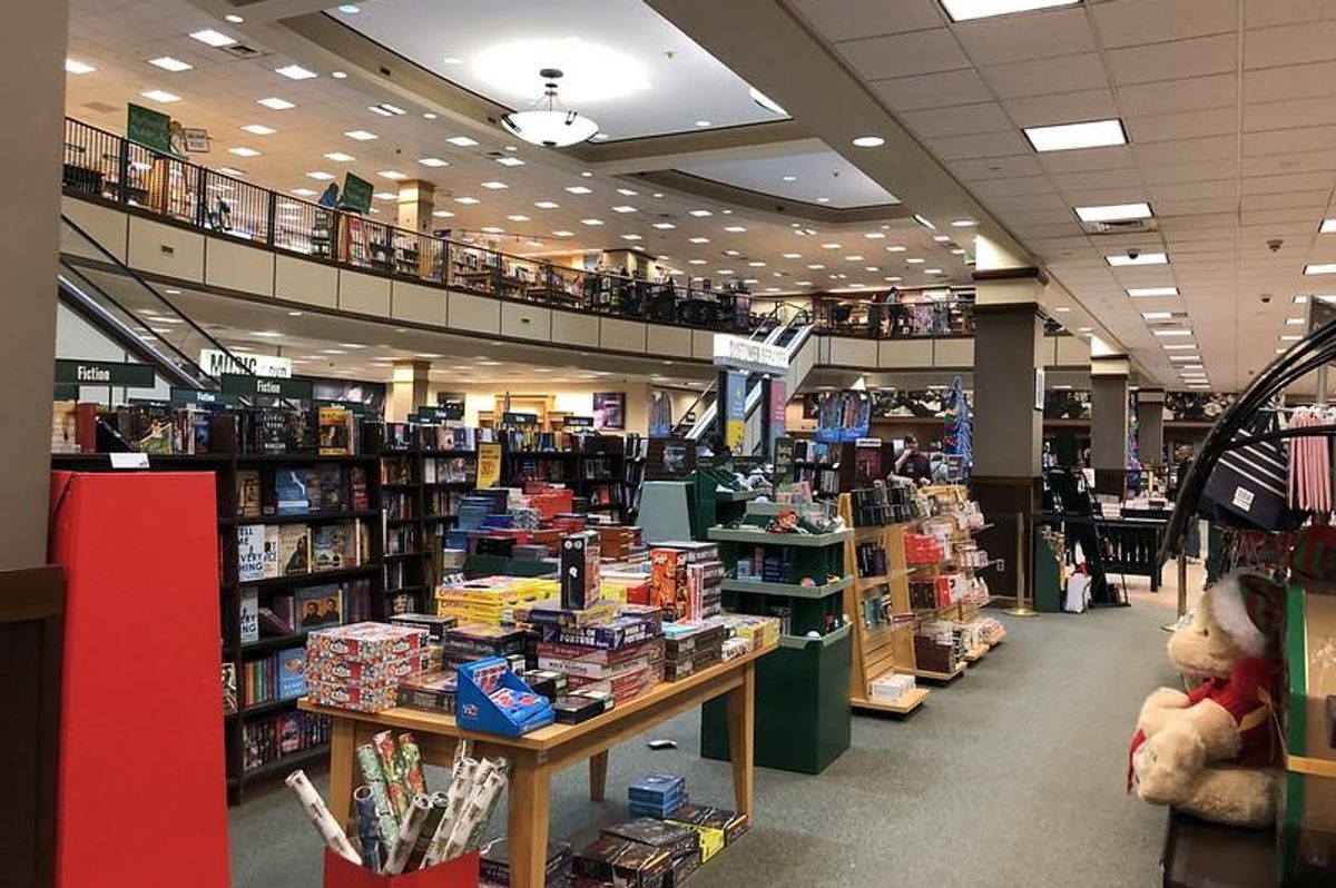 Virginia Republicans Won't Get To Ban Dirty Sexporn Books From Barnes & Noble After All
