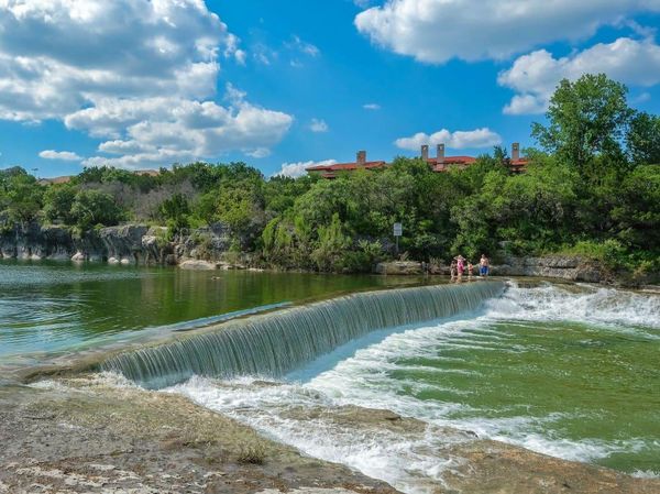 The semi-secret alternative to Barton Springs, Deep Eddy Pool is also  spring-fed. #TrueAustin