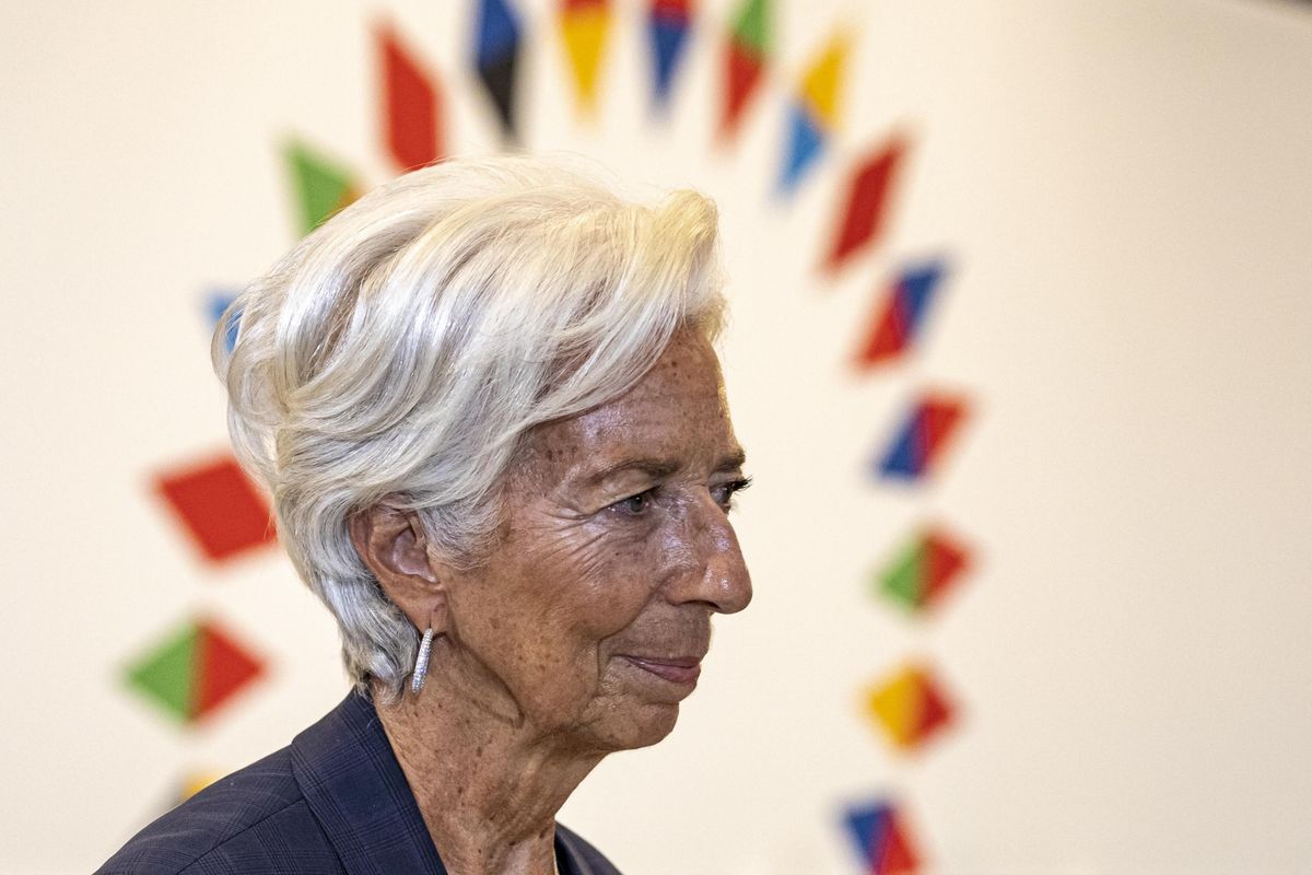 La Lagarde premia lo studio che smonta le teorie Ue: tassa sulla CO2 crea povertà