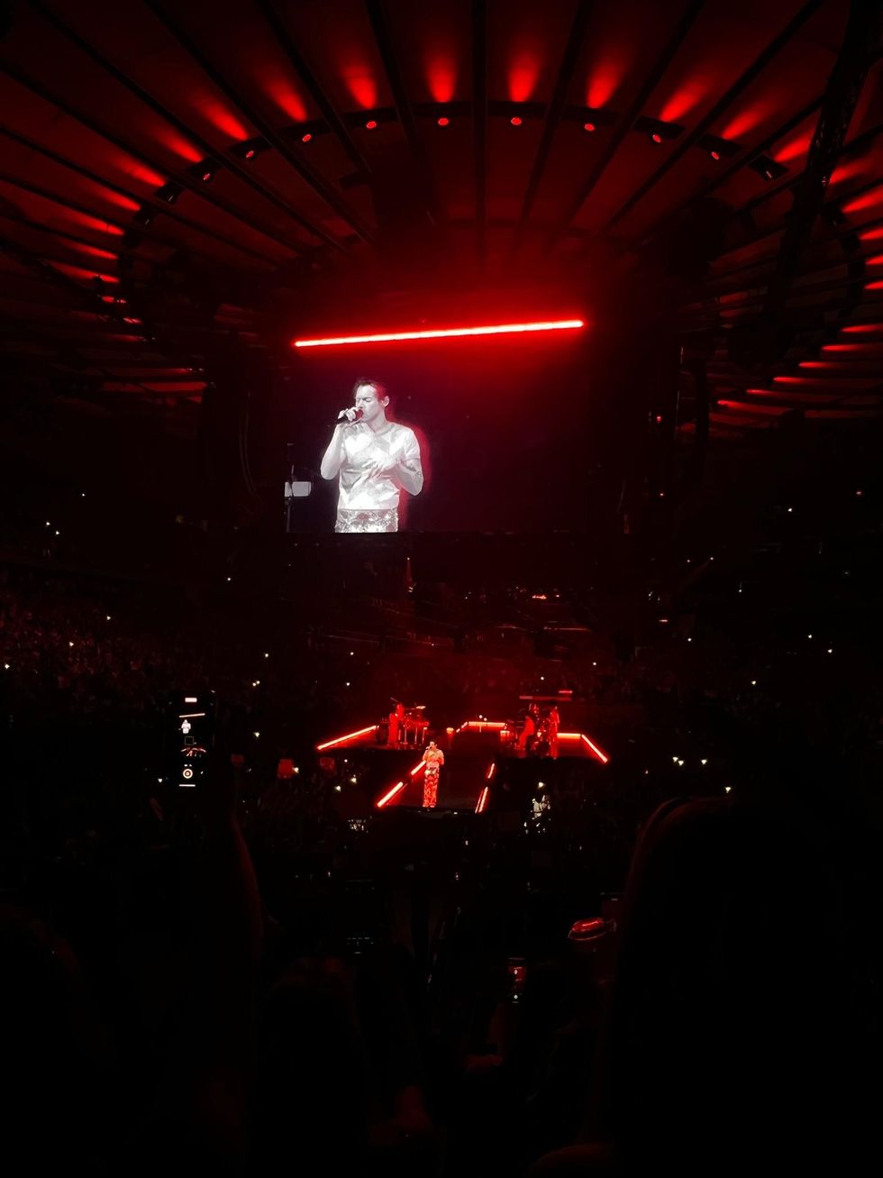 Harry Styles Headlines Madison Square Garden For Night Ten Popdust harry-styles-headlines-madison-square-garden-for-night-ten-popdust
