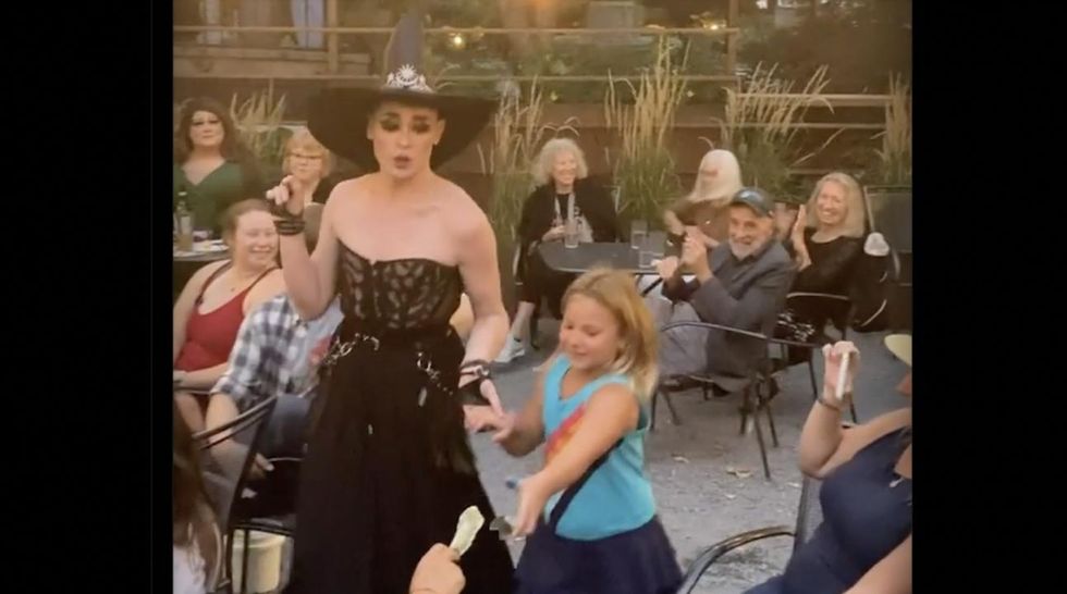 Little girl dances at all-ages drag show in Utah, collects cash from cheering crowd — and intense backlash against show sparks war of words Little girl dances at all-ages drag show in Utah, collects cash from cheering crowd — and intense backlash against show sparks war of words