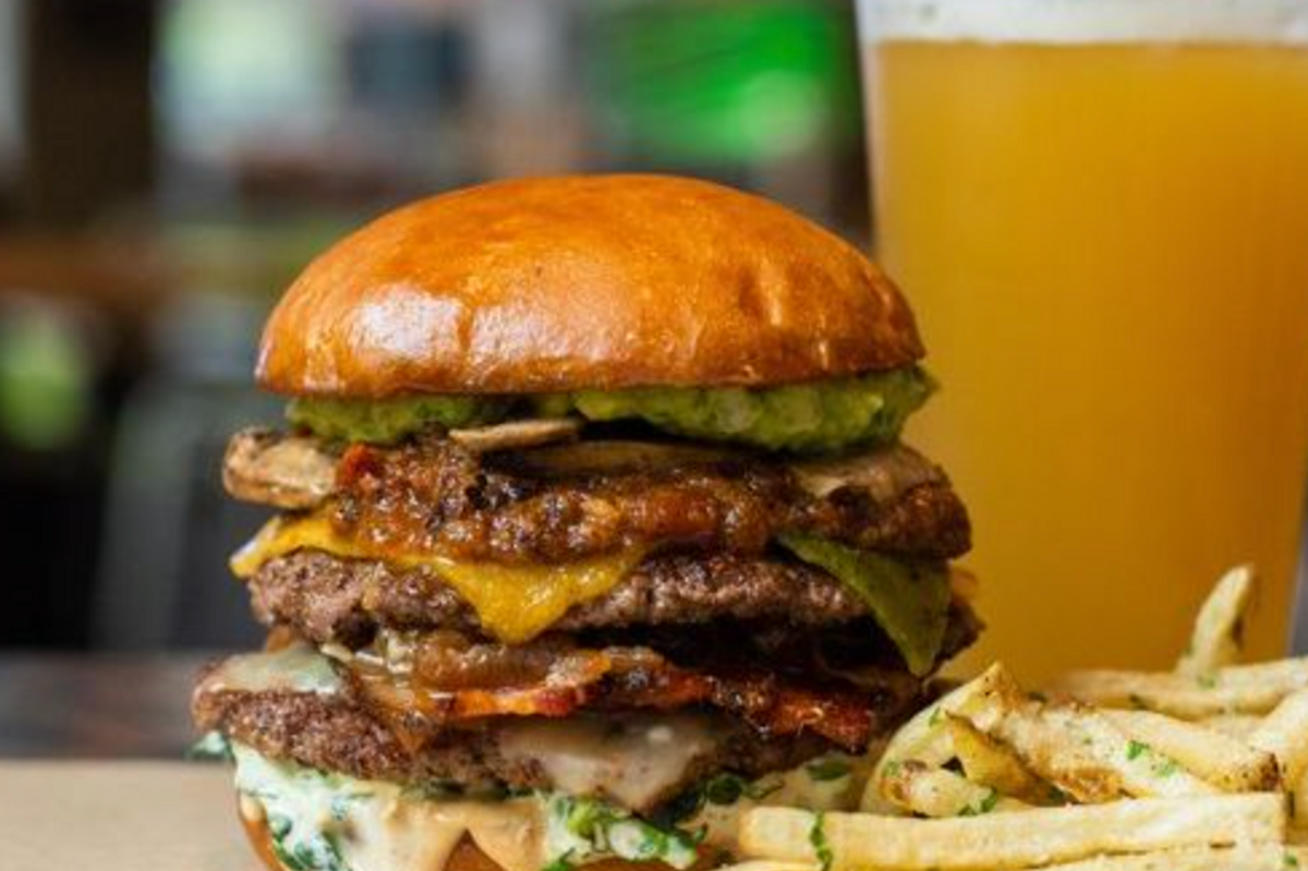 Big cheeseburgers, Mexican Independence day and more events this weekend