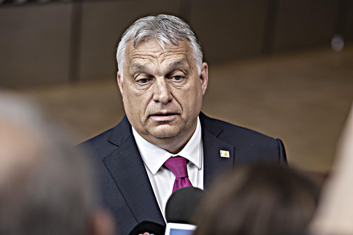 Bruxelles fischietta quando i «buoni» fanno come Orbán
