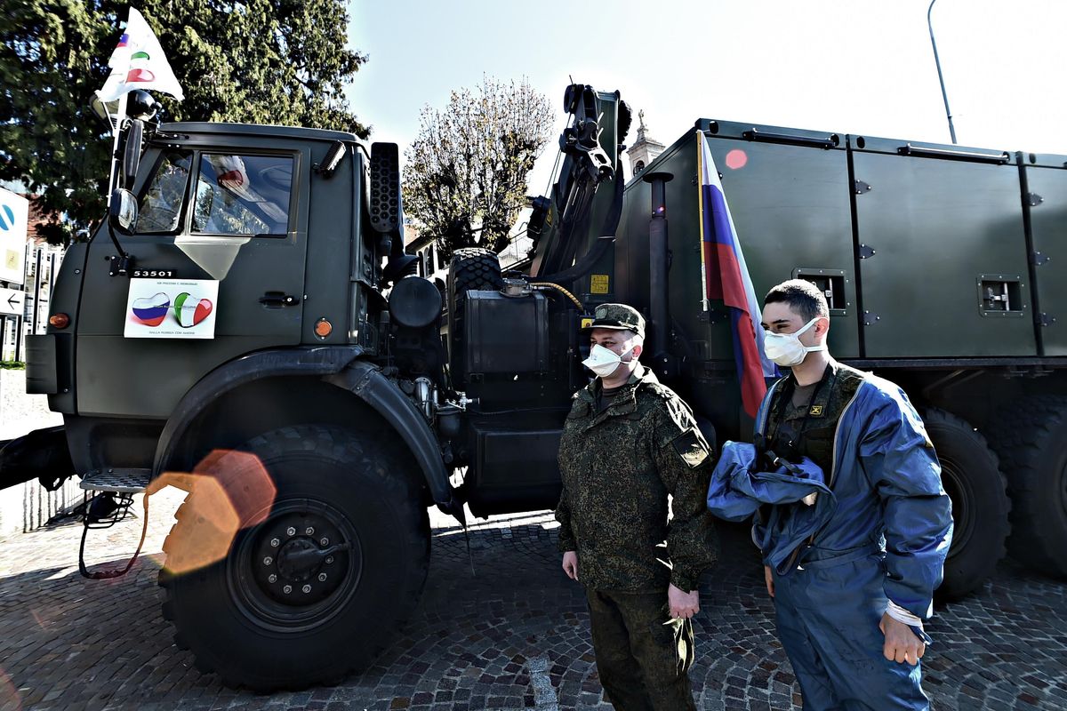 Soldati russi a spasso in Italia e 55. Le vere insidie non fanno notizia