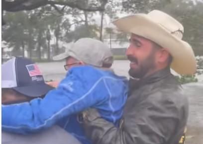 Videos emerge of brave men reportedly rescuing others caught in Hurricane Ian