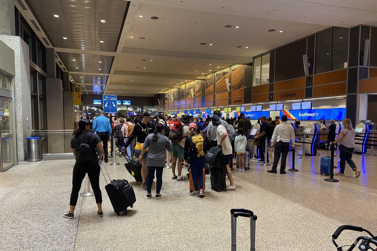 Austin's airport consumer satisfaction drops from a year ago, below Texas peers