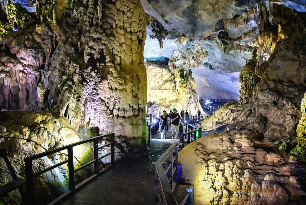 Paradise Cave and Phong Nha Cave Tour-Culture Pham Travel