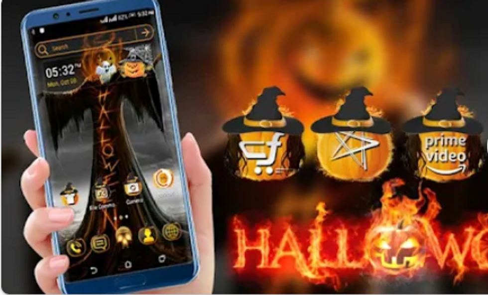 a screenshot of the Scary Halloween Launcher Theme app in the Google Play Store