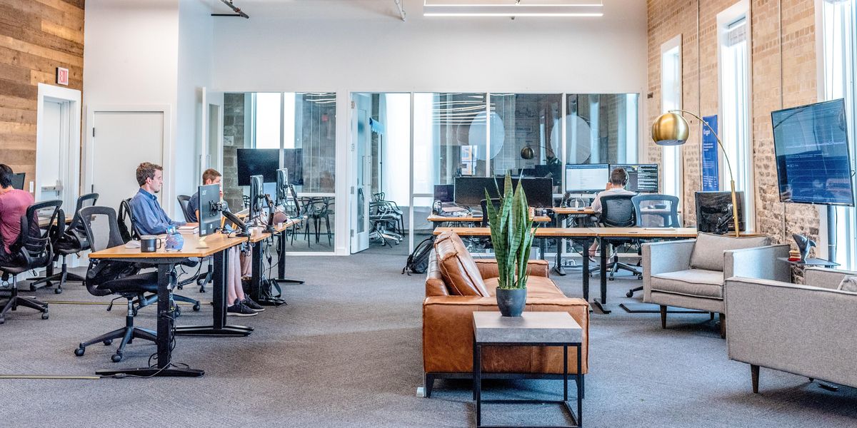 Workplace Red Flags That Scream 'Don't Take A Job Here'