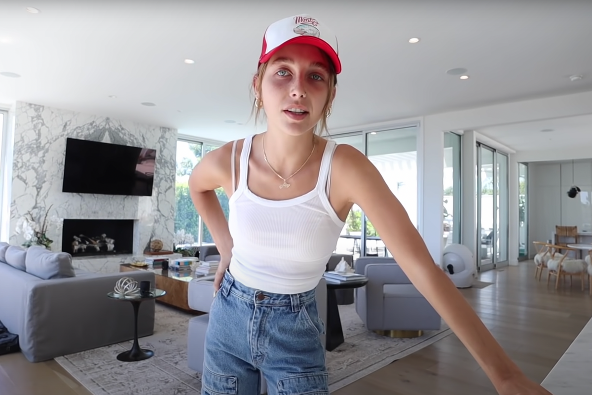 Tank Tops Are The “Boring” Fashion Trend That Your Favorite Celebs Love