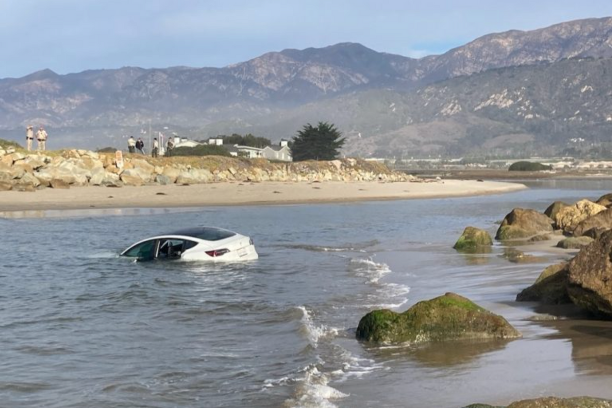 Now we know: Teslas don't float