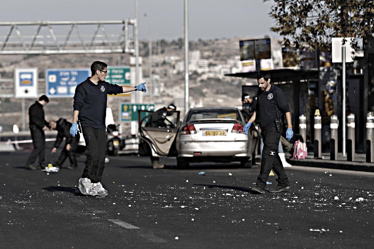 Bombe alle fermate del bus a Gerusalemme