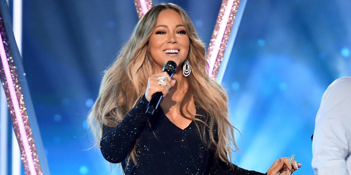 Mariah Carey's Thanksgiving Day Parade Set Has Everyone in Shambles