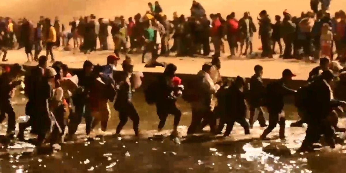 Thousands of illegal aliens storm El Paso in ‘one of the largest mass crossings ever’ Thousands of illegal aliens storm El Paso in ‘one of the largest mass crossings ever’