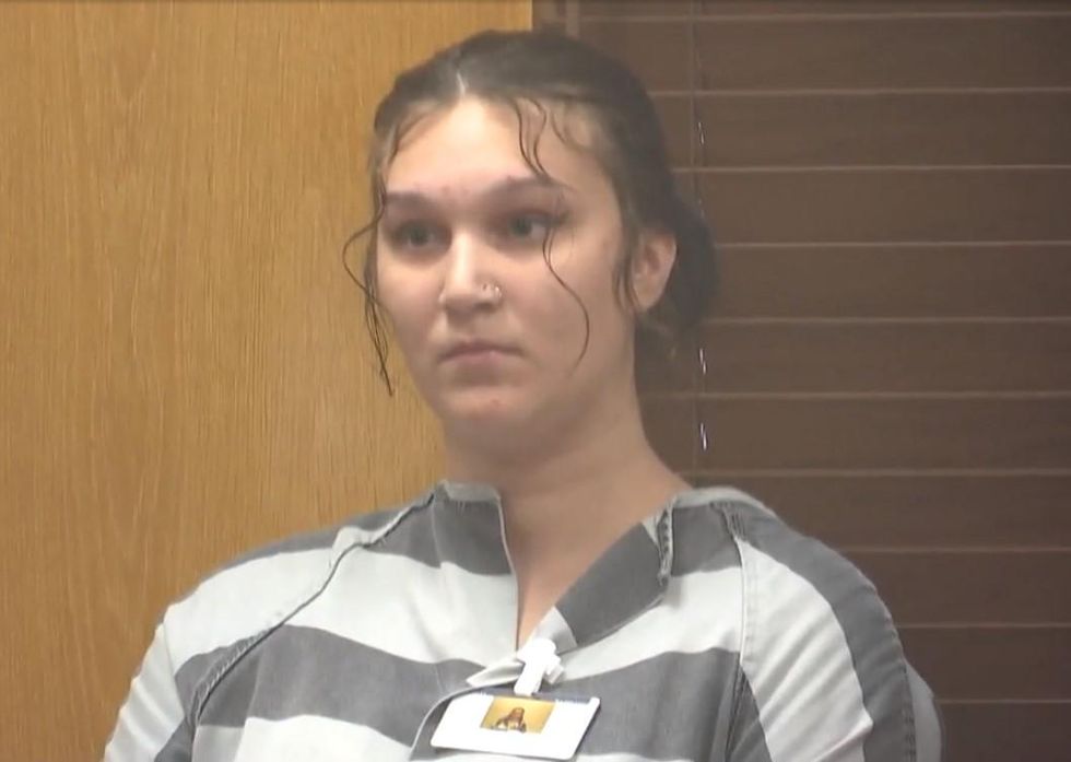 Former Hooters waitress, charged with first-degree murder, offers to pay bond with money she earned on OnlyFans Former Hooters waitress, charged with first-degree murder, offers to pay bond with money she earned on OnlyFans