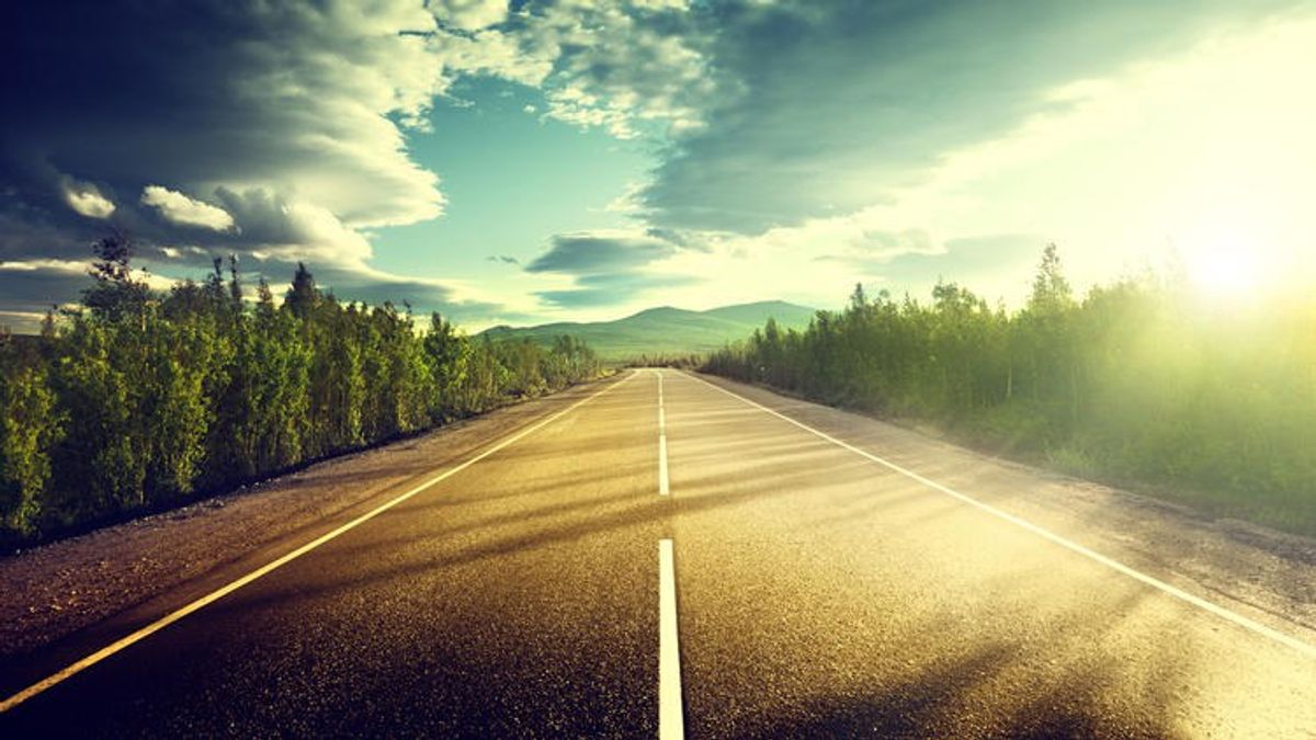 Why Solo Road Trips Make The Best Therapy
