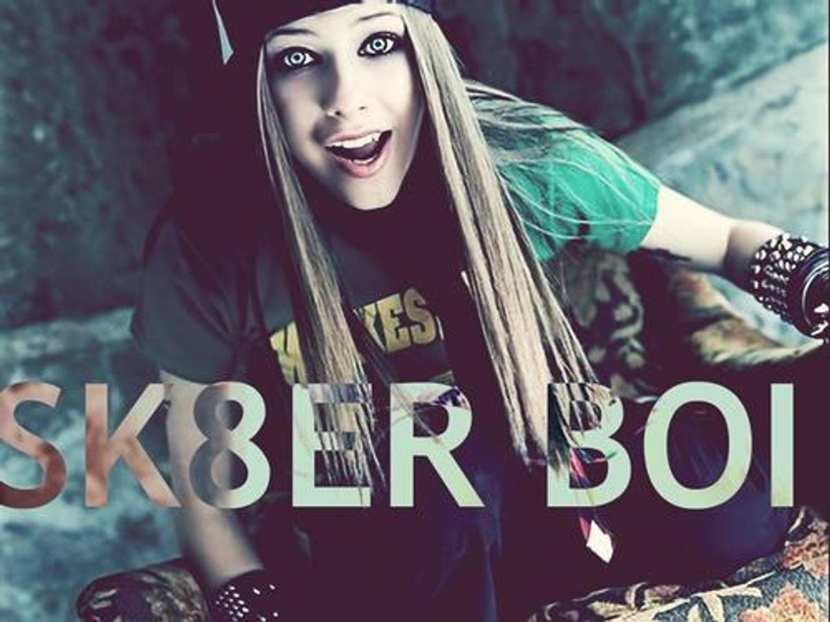 Avril lavigne boi. Скейтер бой Аврил. Avril Lavigne Skater boy. Avril Lavigne sk8er boi обложка. Аврил Лавин 2002.