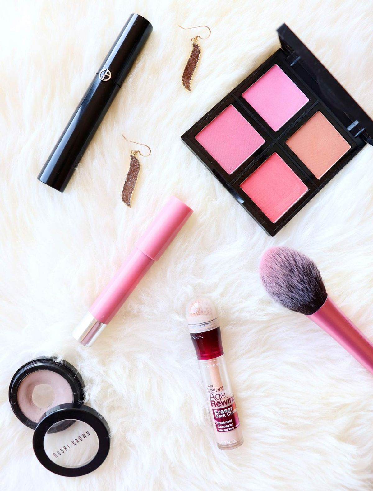 5 Products You Need In Your Makeup Collection
