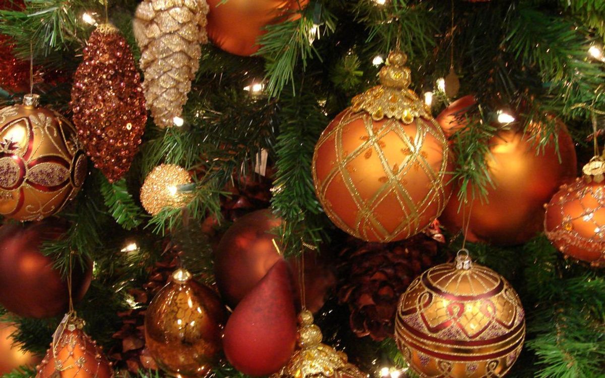 The 5 Pros and 5 Cons To The Holiday Season
