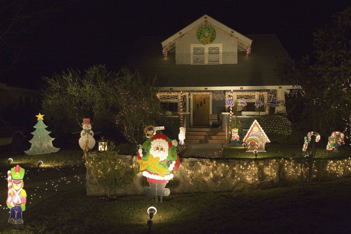 Guy Who Was Too Lazy To Take Down Christmas Lights Feels Normal Again