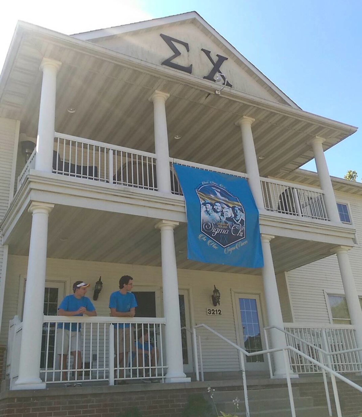 11 Things You Should Know Before Dating A Frat Guy